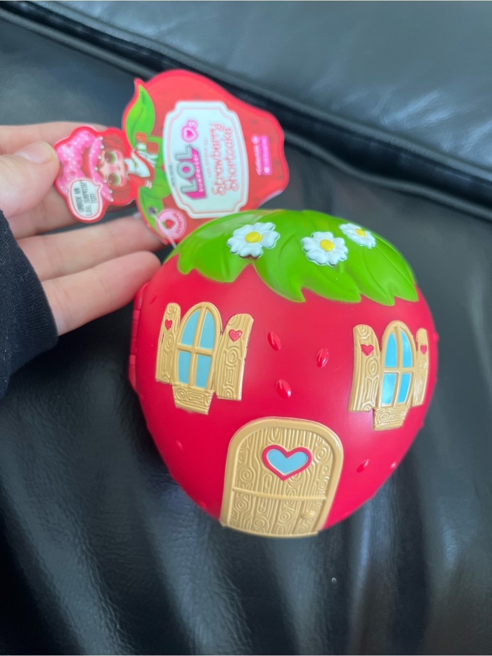 L.O.L. Surprise! Lime Chiffon strawberry shortcake - outside open, inside intact - Picture 7 of 11